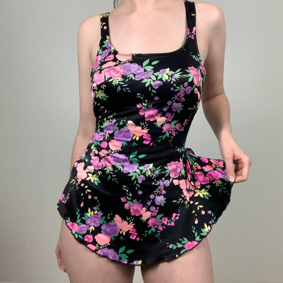 Vintage Maxine of Hollywood Floral Skirt Swimsuit - Picture 9 of 11